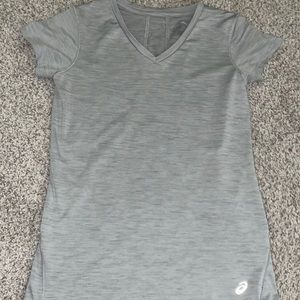 GRAY DRY FIT MATERIAL ATHLETIC WORKOUT TOP